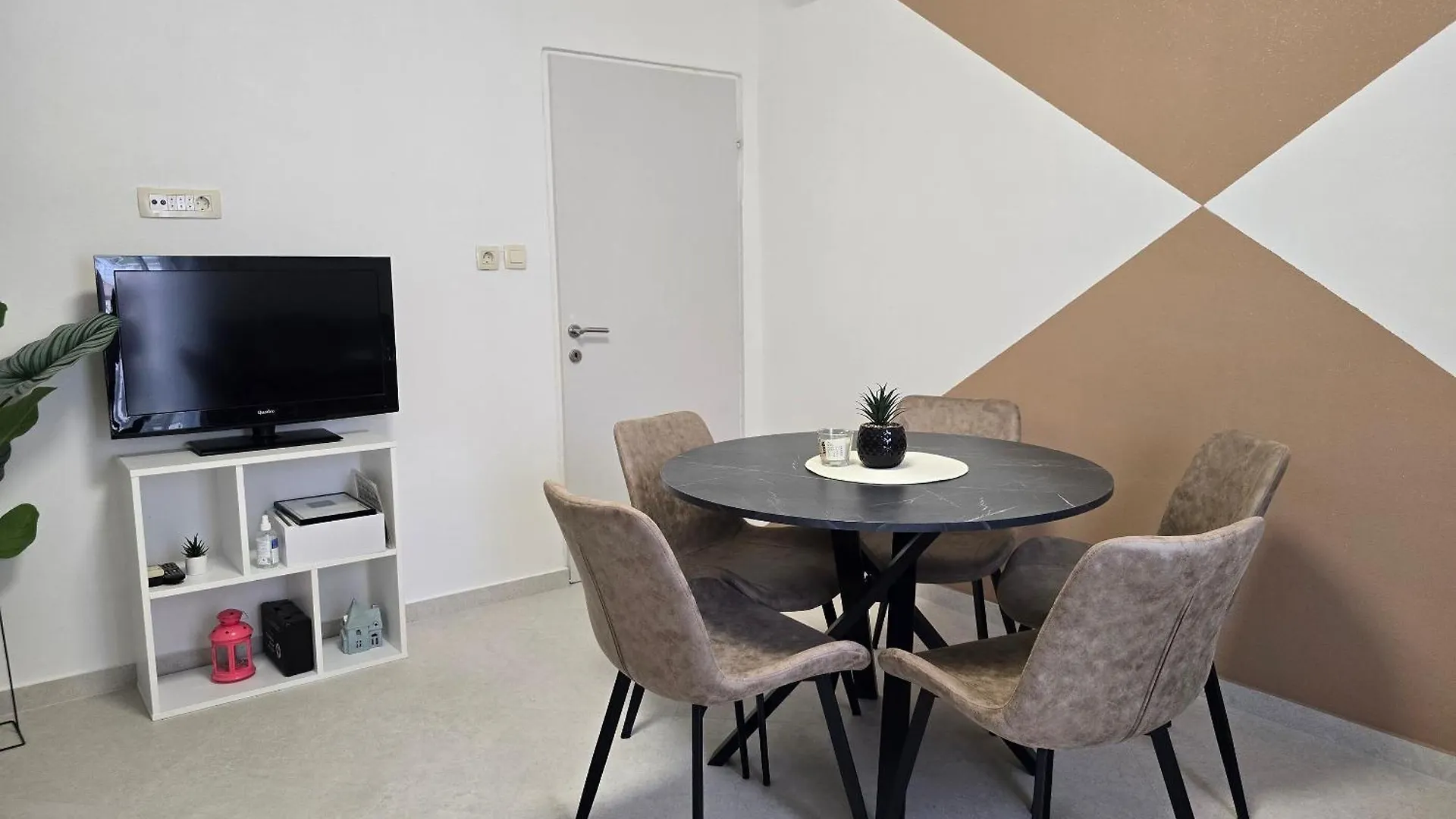 Apartments Marija Supetarska Draga 0*,